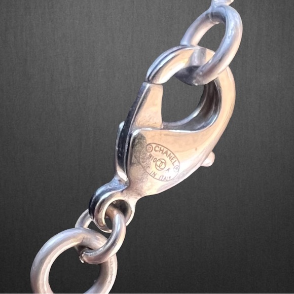 🖤 EUC🖤 Authentic CHANEL CC Logo Drop Necklace - Picture 7 of 7